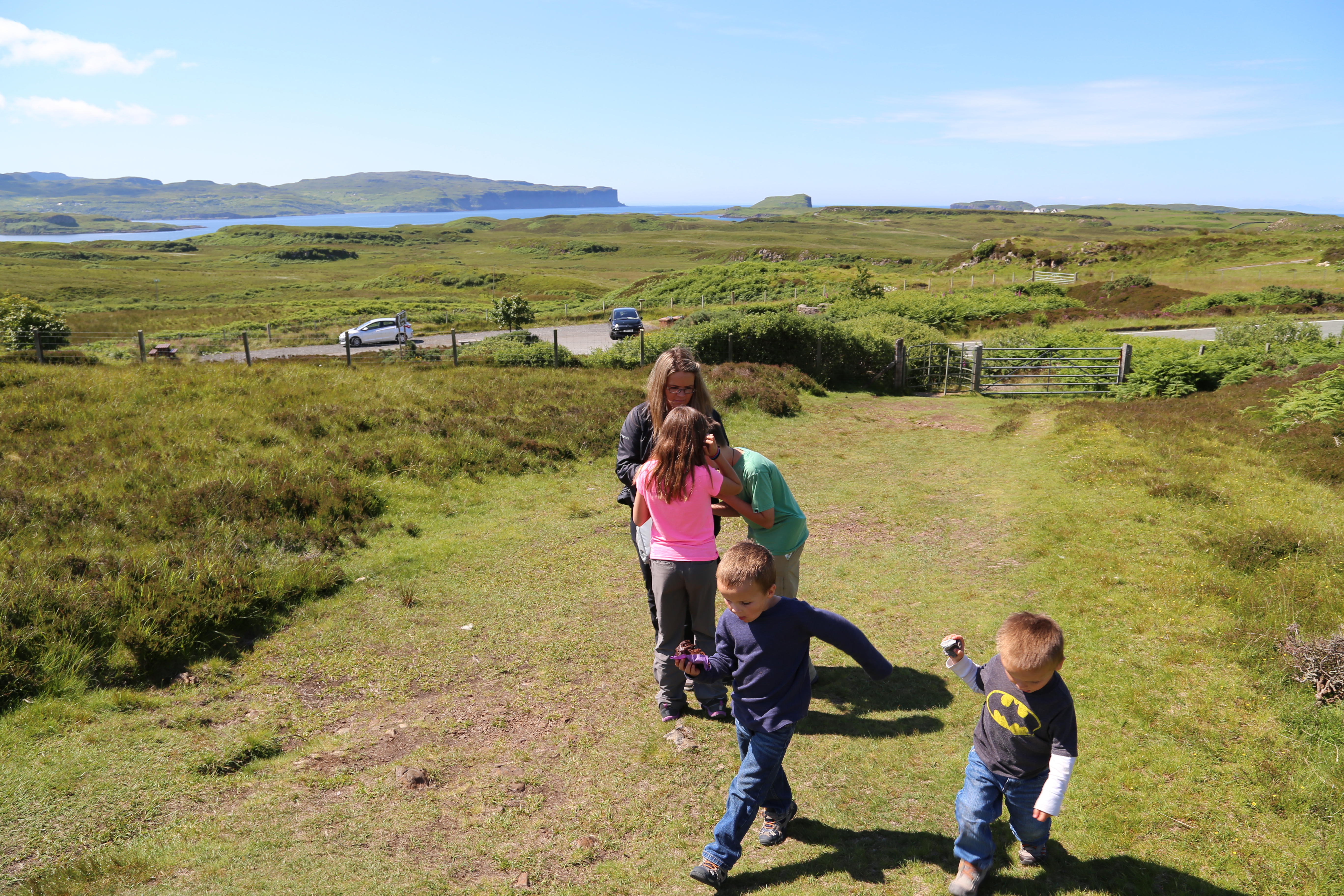 2014 Europe Trip Day 28 - Scotland (Isle of Skye, Portree, Full Scottish Breakfast, Dun Beag Broch, Highland Sheep, Thistle, Red Telephone Box, Neist Point Lighthouse, Dunvegan Castle, Uig-Tarbert Ferry, Outer Hebrides, Isle of Harris, Losgaintir Beach)