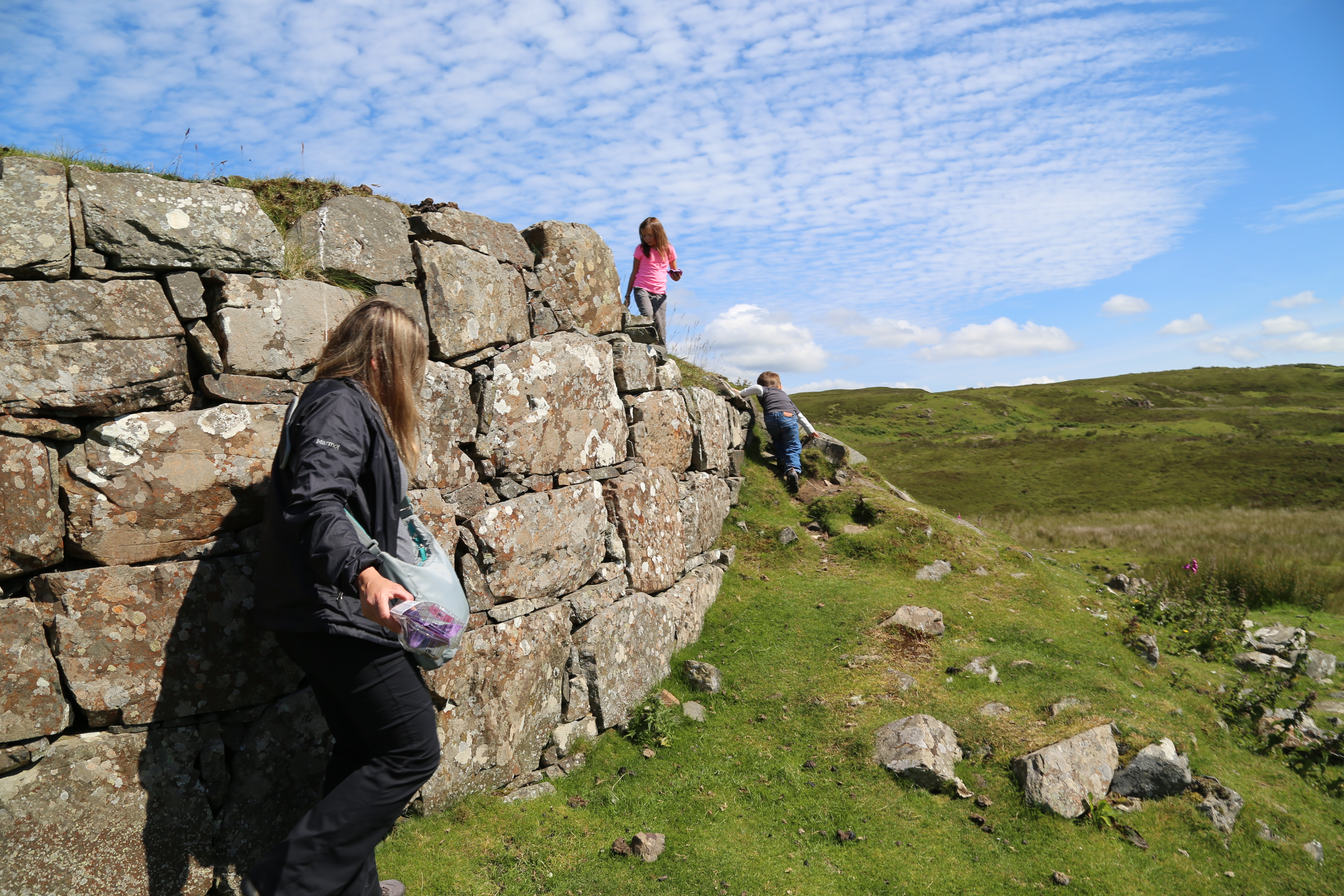 2014 Europe Trip Day 28 - Scotland (Isle of Skye, Portree, Full Scottish Breakfast, Dun Beag Broch, Highland Sheep, Thistle, Red Telephone Box, Neist Point Lighthouse, Dunvegan Castle, Uig-Tarbert Ferry, Outer Hebrides, Isle of Harris, Losgaintir Beach)