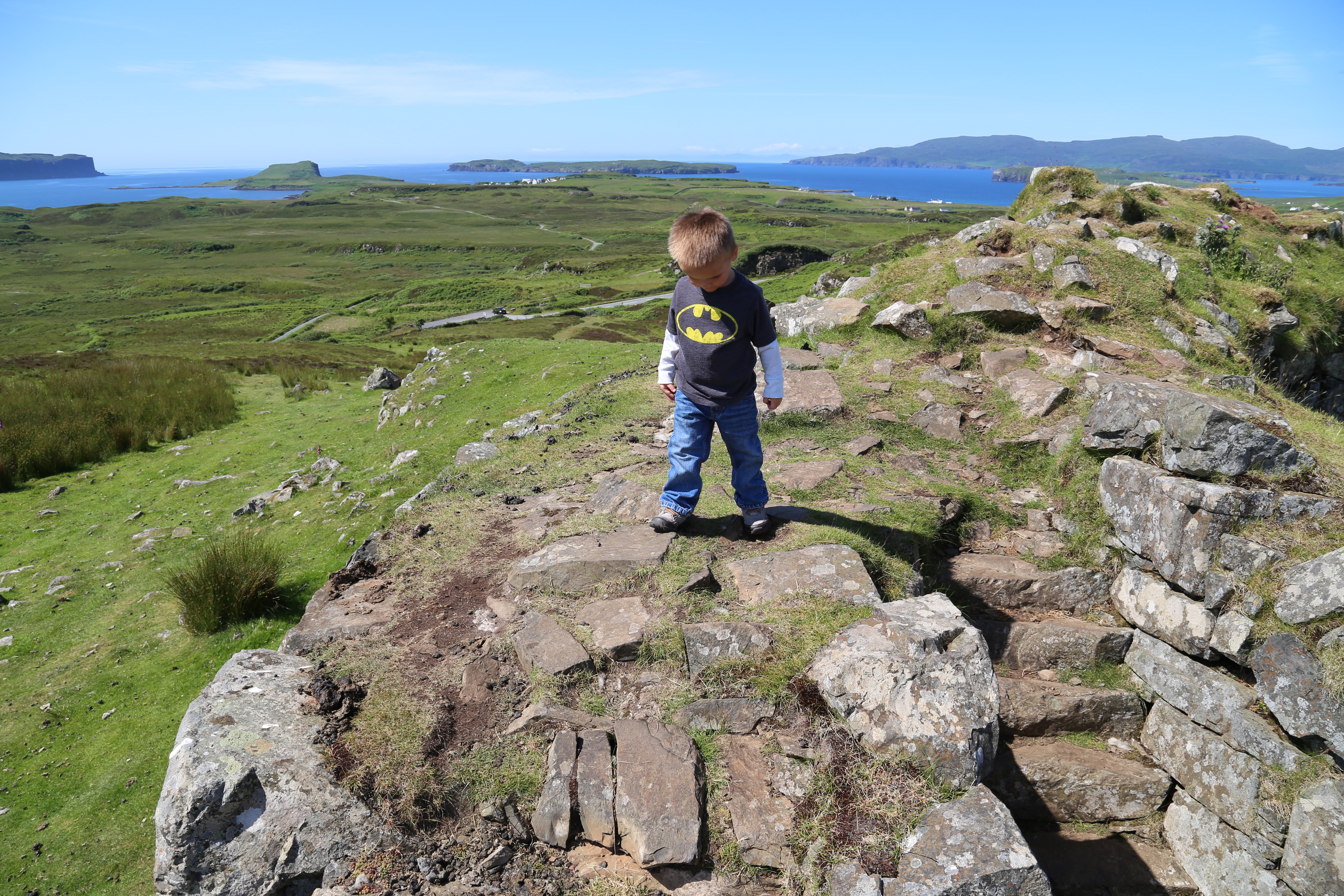 2014 Europe Trip Day 28 - Scotland (Isle of Skye, Portree, Full Scottish Breakfast, Dun Beag Broch, Highland Sheep, Thistle, Red Telephone Box, Neist Point Lighthouse, Dunvegan Castle, Uig-Tarbert Ferry, Outer Hebrides, Isle of Harris, Losgaintir Beach)