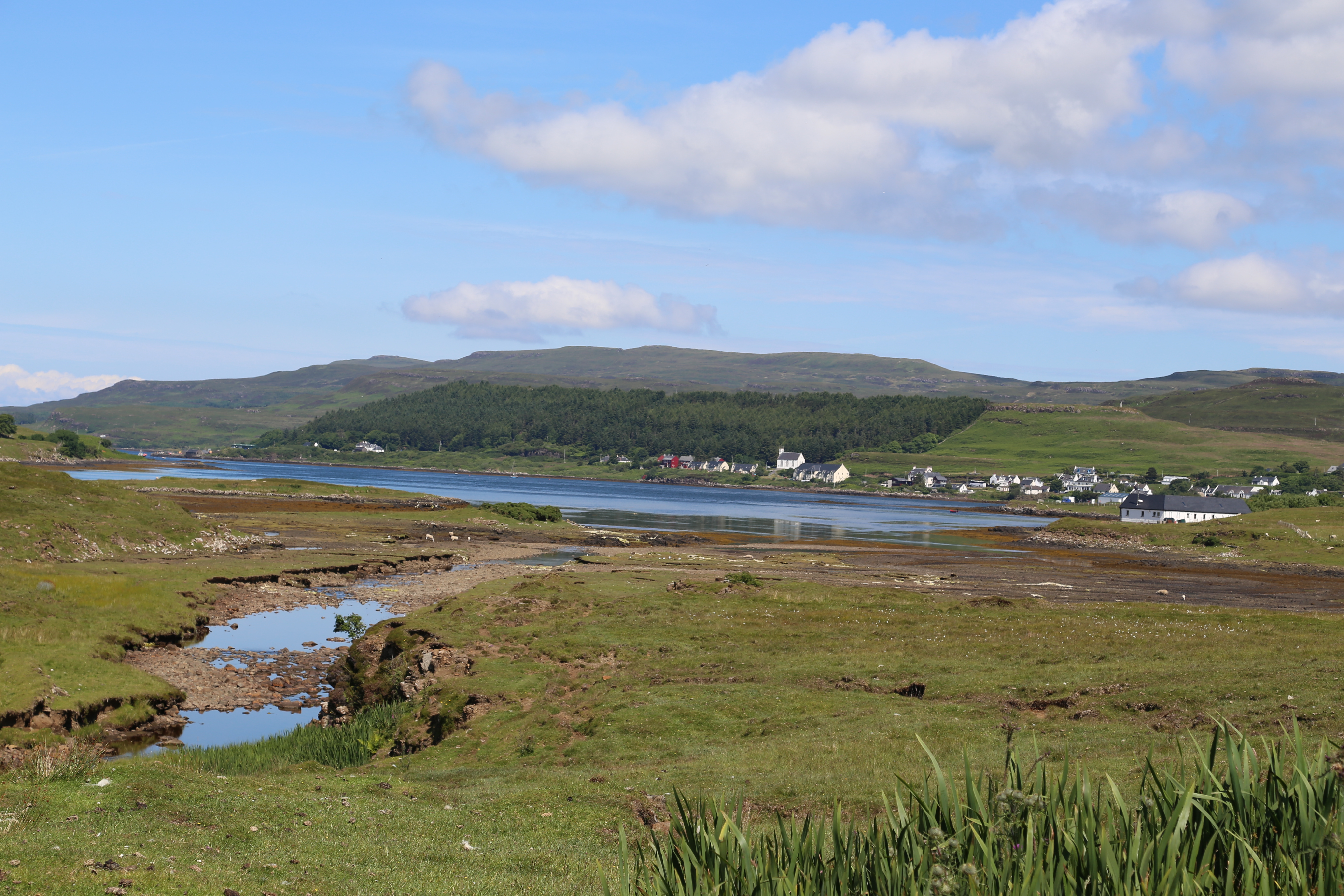 2014 Europe Trip Day 28 - Scotland (Isle of Skye, Portree, Full Scottish Breakfast, Dun Beag Broch, Highland Sheep, Thistle, Red Telephone Box, Neist Point Lighthouse, Dunvegan Castle, Uig-Tarbert Ferry, Outer Hebrides, Isle of Harris, Losgaintir Beach)