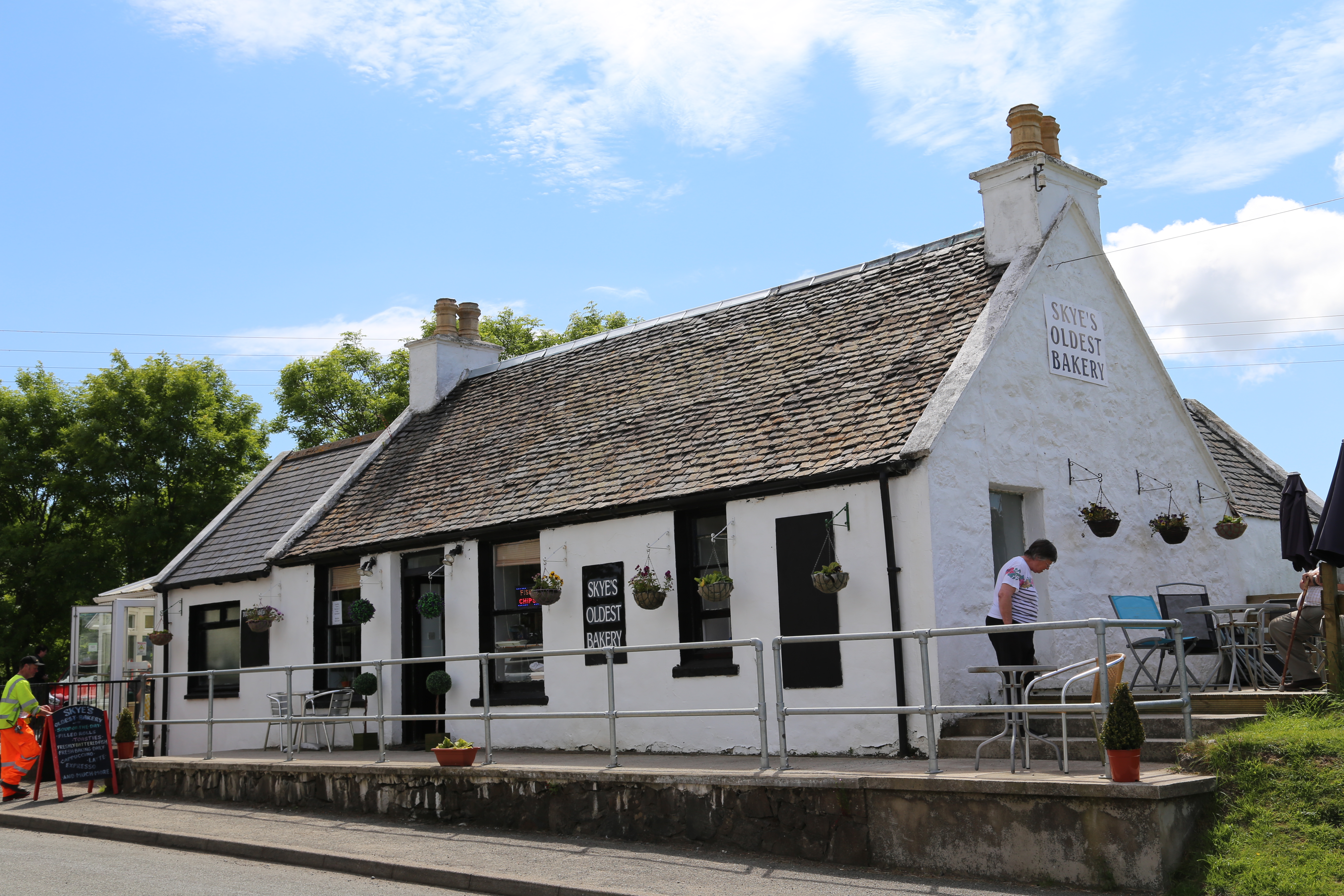 2014 Europe Trip Day 28 - Scotland (Isle of Skye, Portree, Full Scottish Breakfast, Dun Beag Broch, Highland Sheep, Thistle, Red Telephone Box, Neist Point Lighthouse, Dunvegan Castle, Uig-Tarbert Ferry, Outer Hebrides, Isle of Harris, Losgaintir Beach)