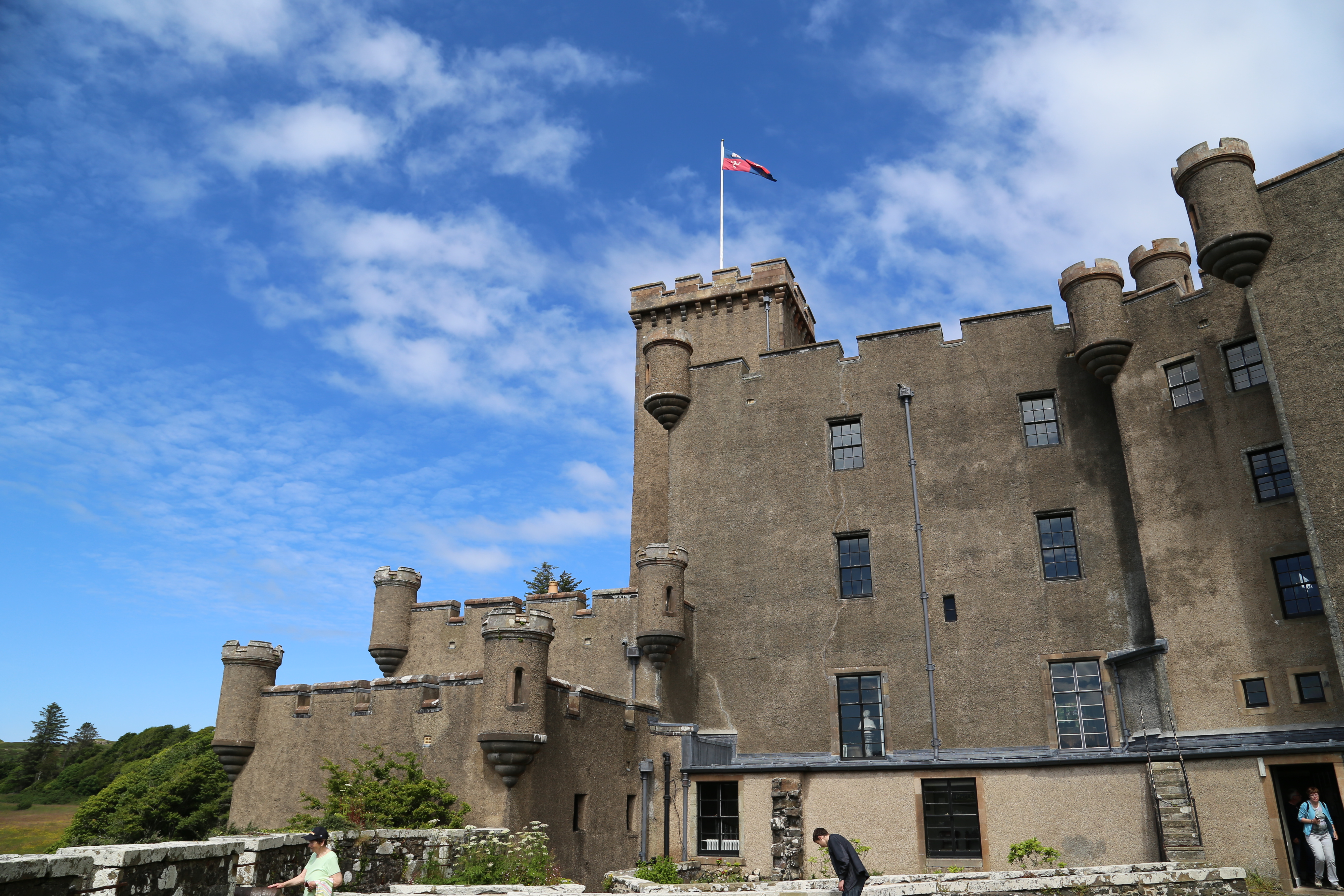 2014 Europe Trip Day 28 - Scotland (Isle of Skye, Portree, Full Scottish Breakfast, Dun Beag Broch, Highland Sheep, Thistle, Red Telephone Box, Neist Point Lighthouse, Dunvegan Castle, Uig-Tarbert Ferry, Outer Hebrides, Isle of Harris, Losgaintir Beach)