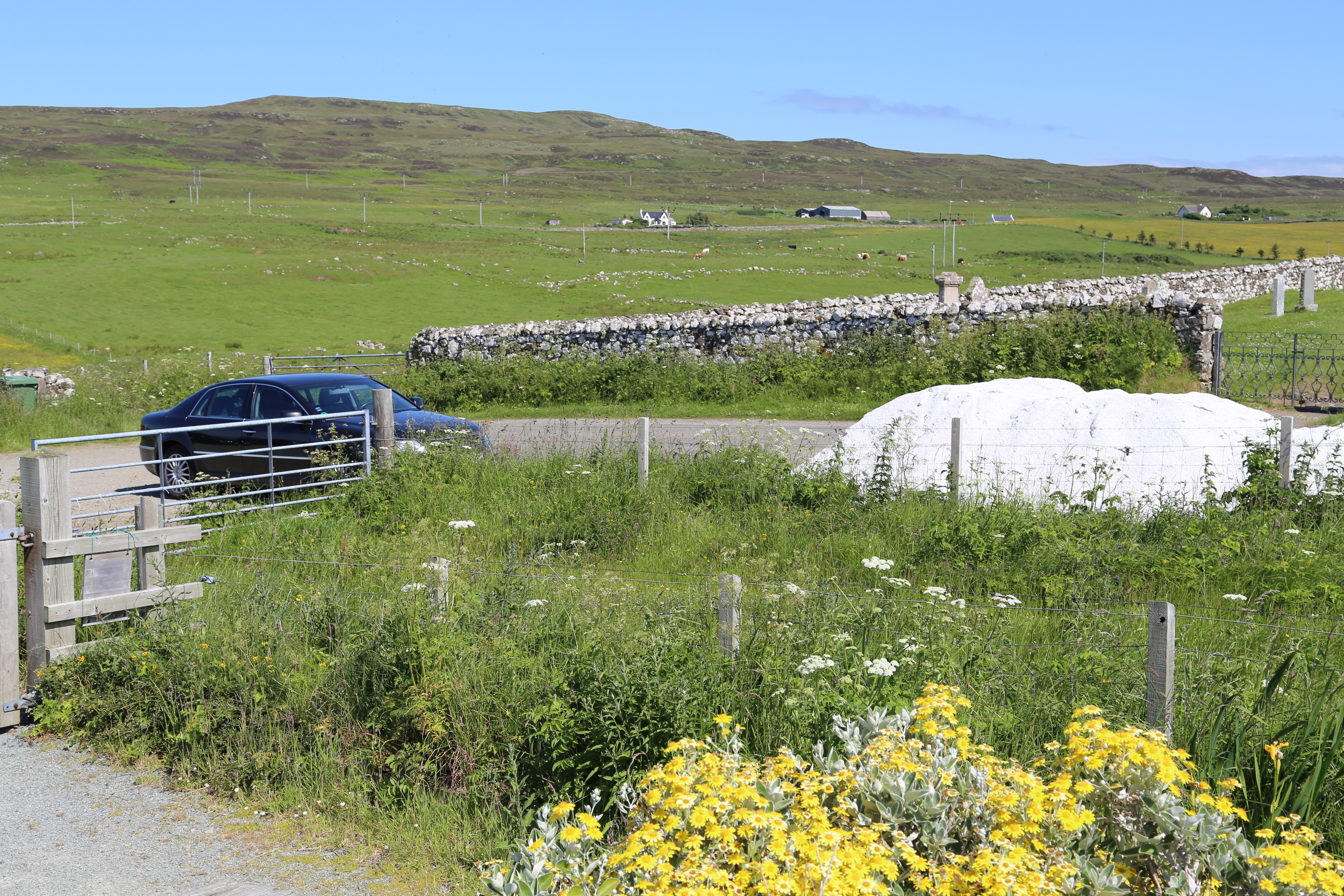 2014 Europe Trip Day 28 - Scotland (Isle of Skye, Portree, Full Scottish Breakfast, Dun Beag Broch, Highland Sheep, Thistle, Red Telephone Box, Neist Point Lighthouse, Dunvegan Castle, Uig-Tarbert Ferry, Outer Hebrides, Isle of Harris, Losgaintir Beach)