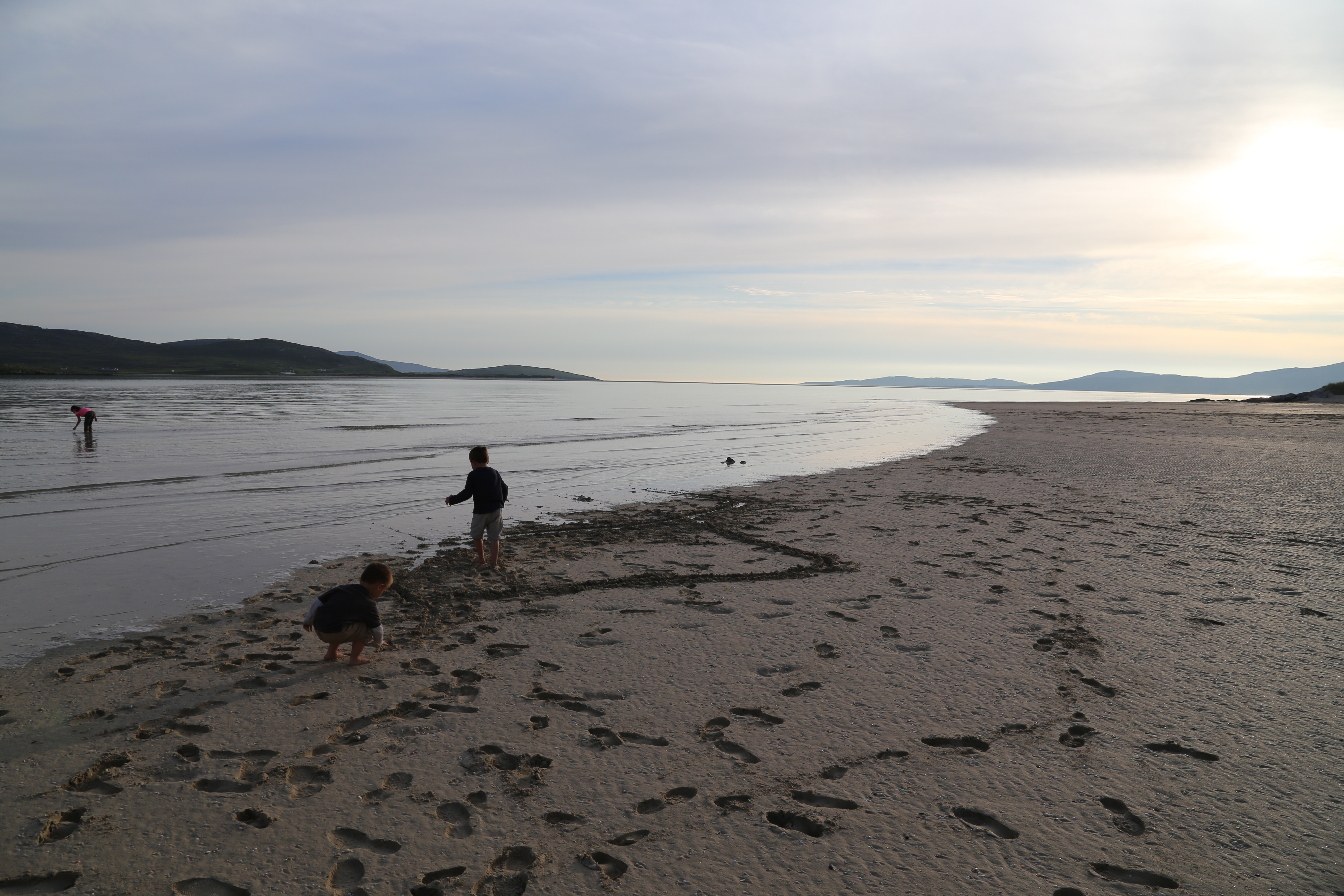 2014 Europe Trip Day 28 - Scotland (Isle of Skye, Portree, Full Scottish Breakfast, Dun Beag Broch, Highland Sheep, Thistle, Red Telephone Box, Neist Point Lighthouse, Dunvegan Castle, Uig-Tarbert Ferry, Outer Hebrides, Isle of Harris, Losgaintir Beach)