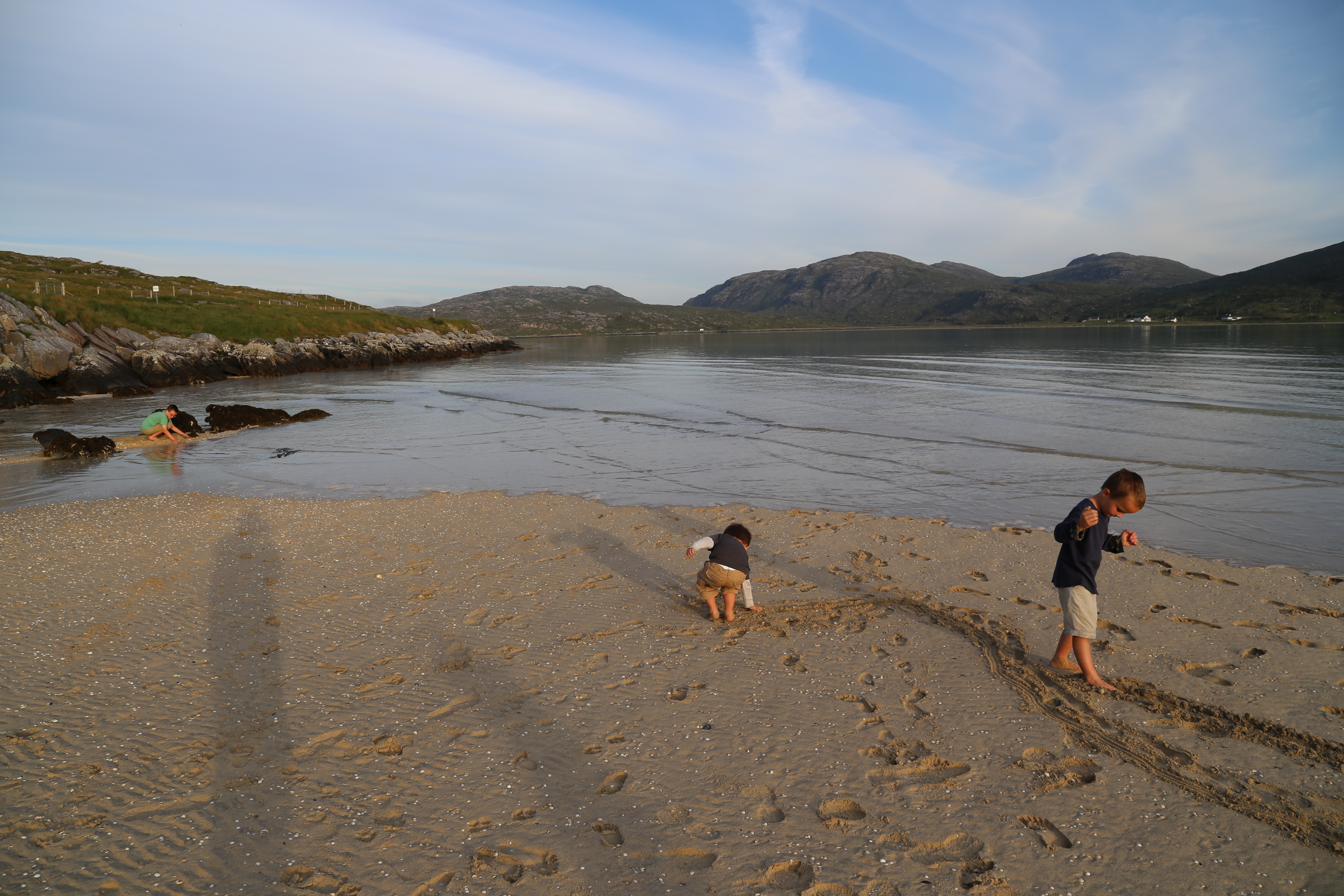 2014 Europe Trip Day 28 - Scotland (Isle of Skye, Portree, Full Scottish Breakfast, Dun Beag Broch, Highland Sheep, Thistle, Red Telephone Box, Neist Point Lighthouse, Dunvegan Castle, Uig-Tarbert Ferry, Outer Hebrides, Isle of Harris, Losgaintir Beach)