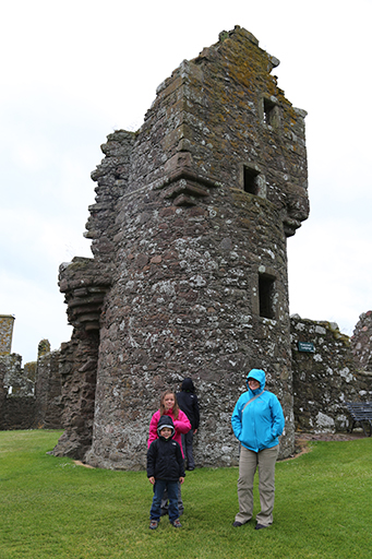 2014 Europe Trip Day 31 - Scotland (Findlater Castle, Huntly, Scottish Meat Pies, Huntly Castle, Huntly Missionary Flat, Searching For Davie McTavish's Grave, Dunnottar Castle, July 4th Treat: McDonalds & How To Train Your Dragon 2 Movie, Anstruther)