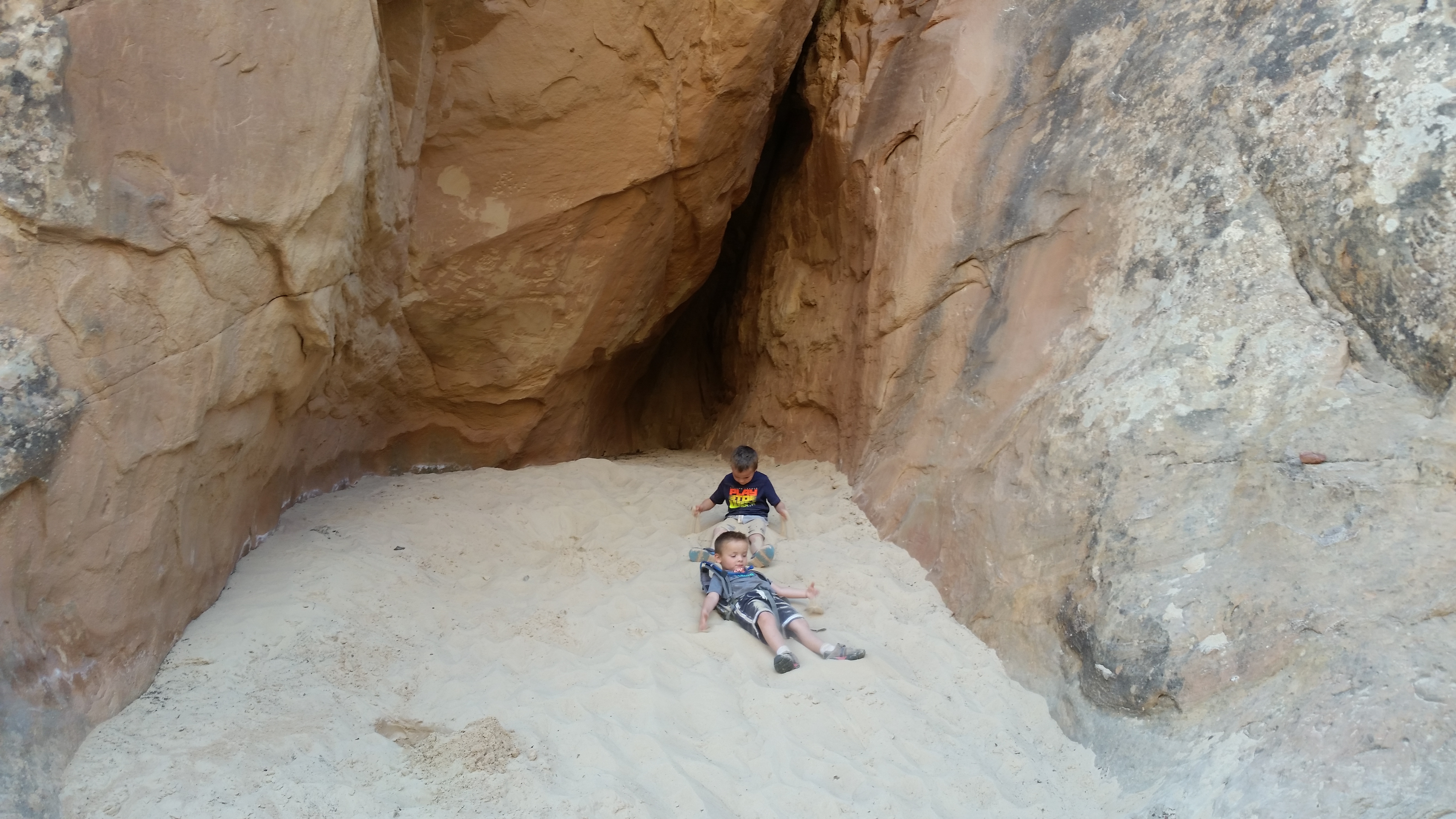 2015 Fall Break - Day 2 - Capitol Reef National Park (Grand Wash Narrows, Capitol Gorge (Petroglyphs, Narrows, Pioneer Register), Waterpocket Fold Drive (Notom-Bullfrog Road, Burr Trail Road), Hell's Backbone Grill (Boulder, Utah))