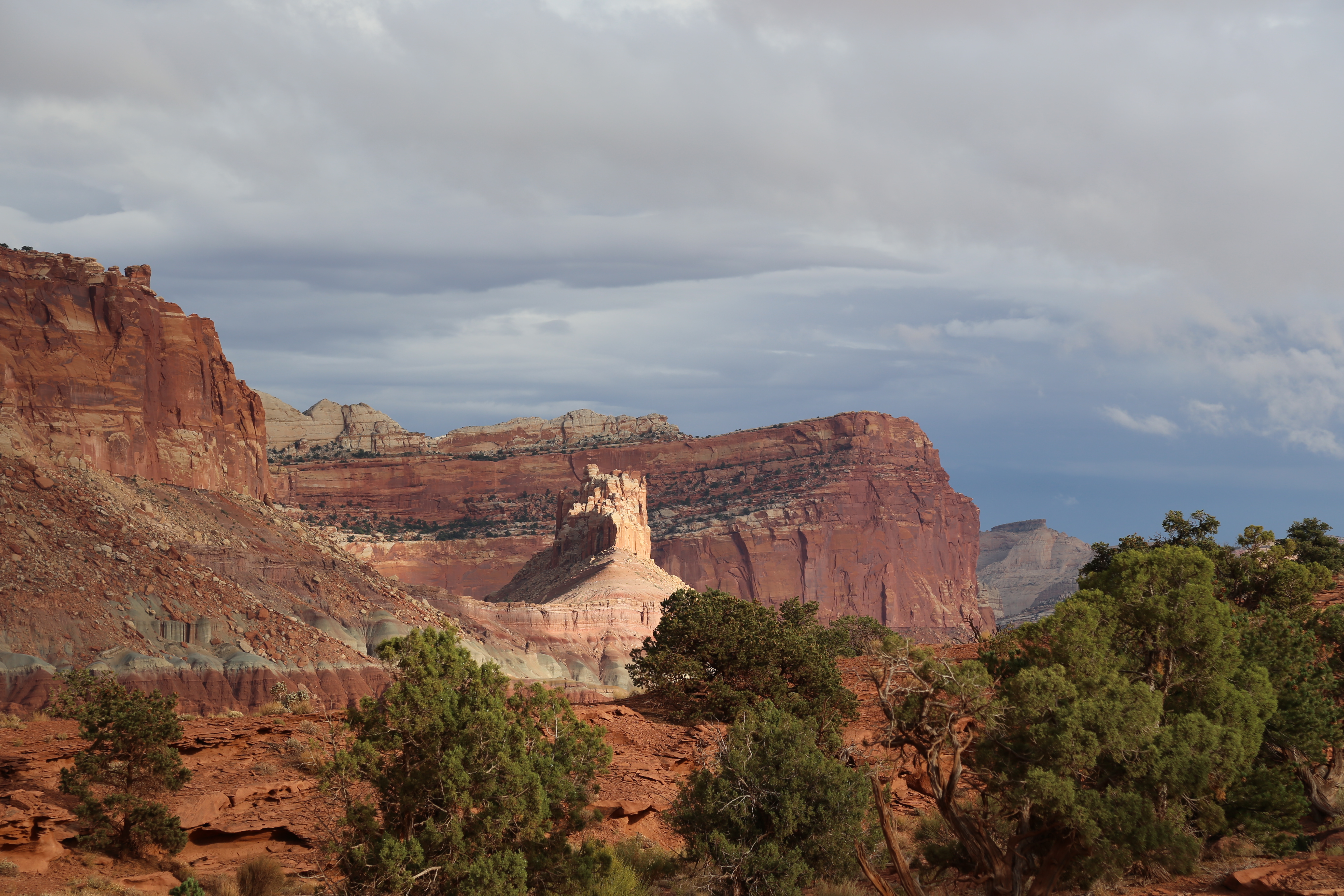 2015 Fall Break - Day 3 - Capitol Reef National Park (Gifford House Pies, Hickman Bridge Arch, Snakes Alive!, Picking Apples in the Fruita Pioneer Orchards, Goosenecks Overlook, Panorama Point), Eating Rattlesnakes at Cafe Diablo (Torrey, Utah)