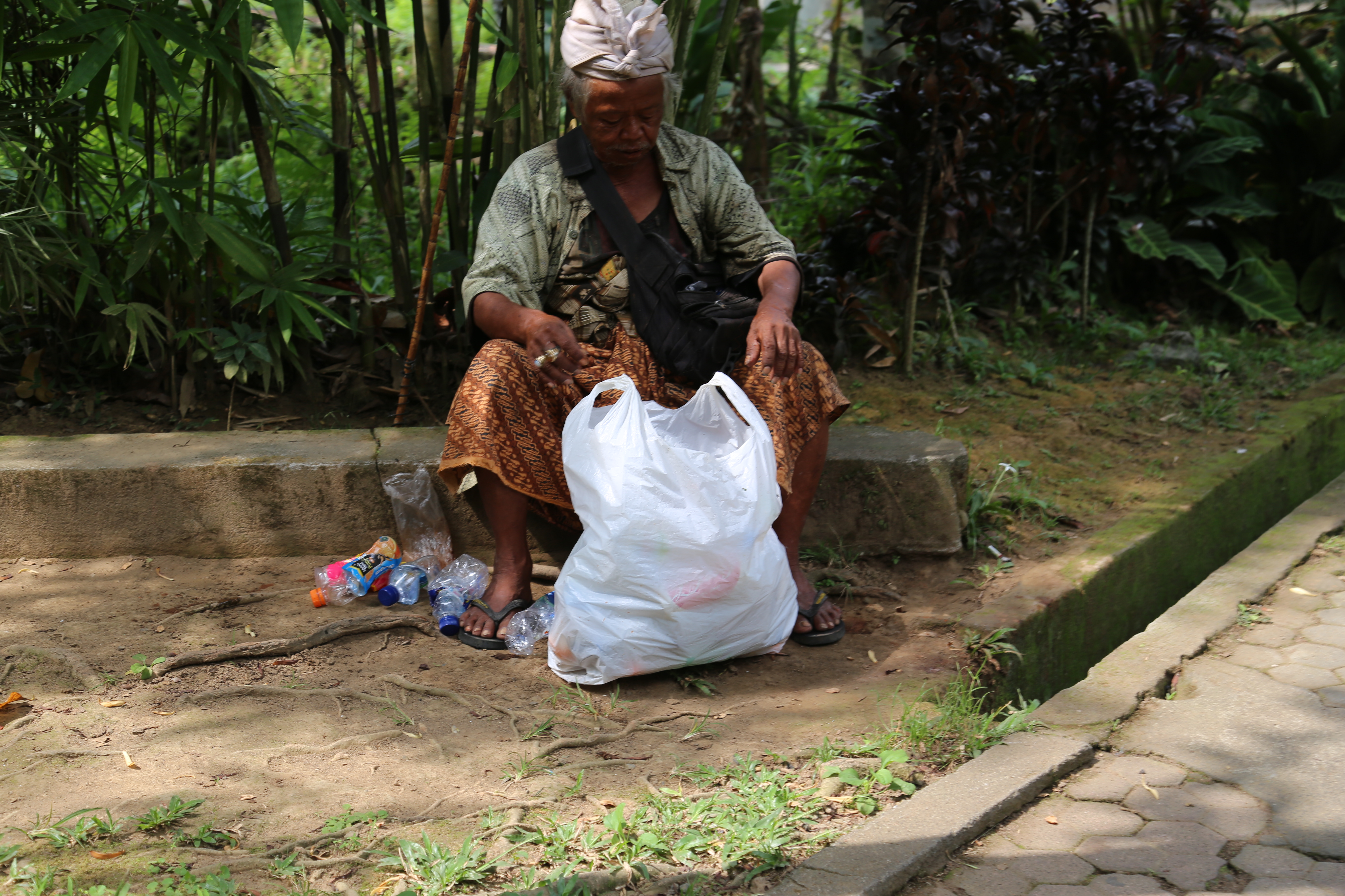 2018 Southeast Asia Trip Day 6 - Ubud, Bali, Indonesia (Mount Agung Volcano in Distance, Tegallalang Rice Terraces, Tirta Empul (Hindu Balinese Water Temple), Wearing Sarongs, Satria Agrowisata Coffee Plantation, Civet Cat Poop, Tibumana Waterfall)