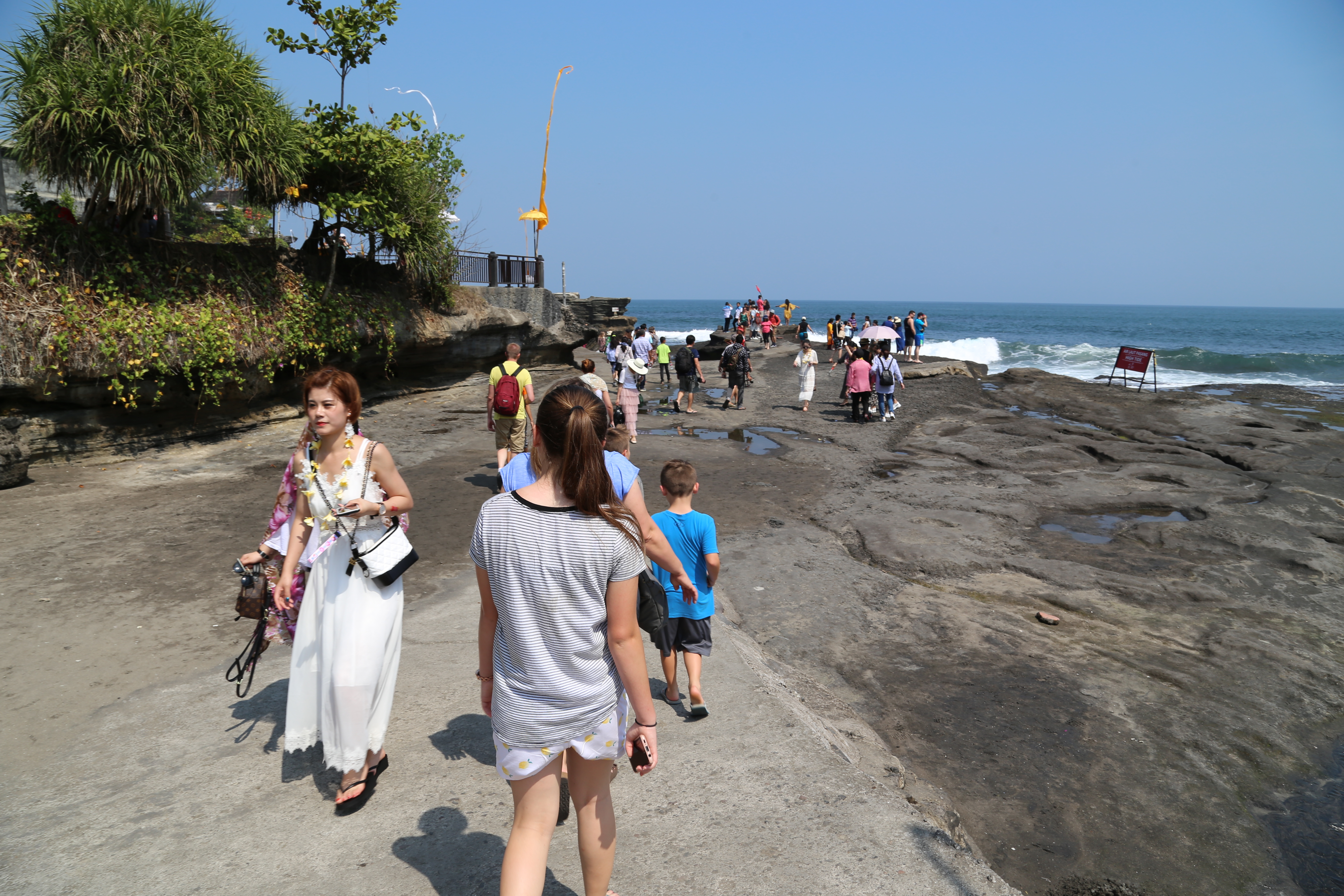 2018 Southeast Asia Trip Day 8 - Kuta, Bali, Indonesia (Playing with Gede, Pura Taman Ayun Temple, Tanah Lot Temple, Eating Babi Guling @ Babi Guling Men Lari, Playing on Kuta Segara Beach, Swimming at Kuta Paradiso Hotel)