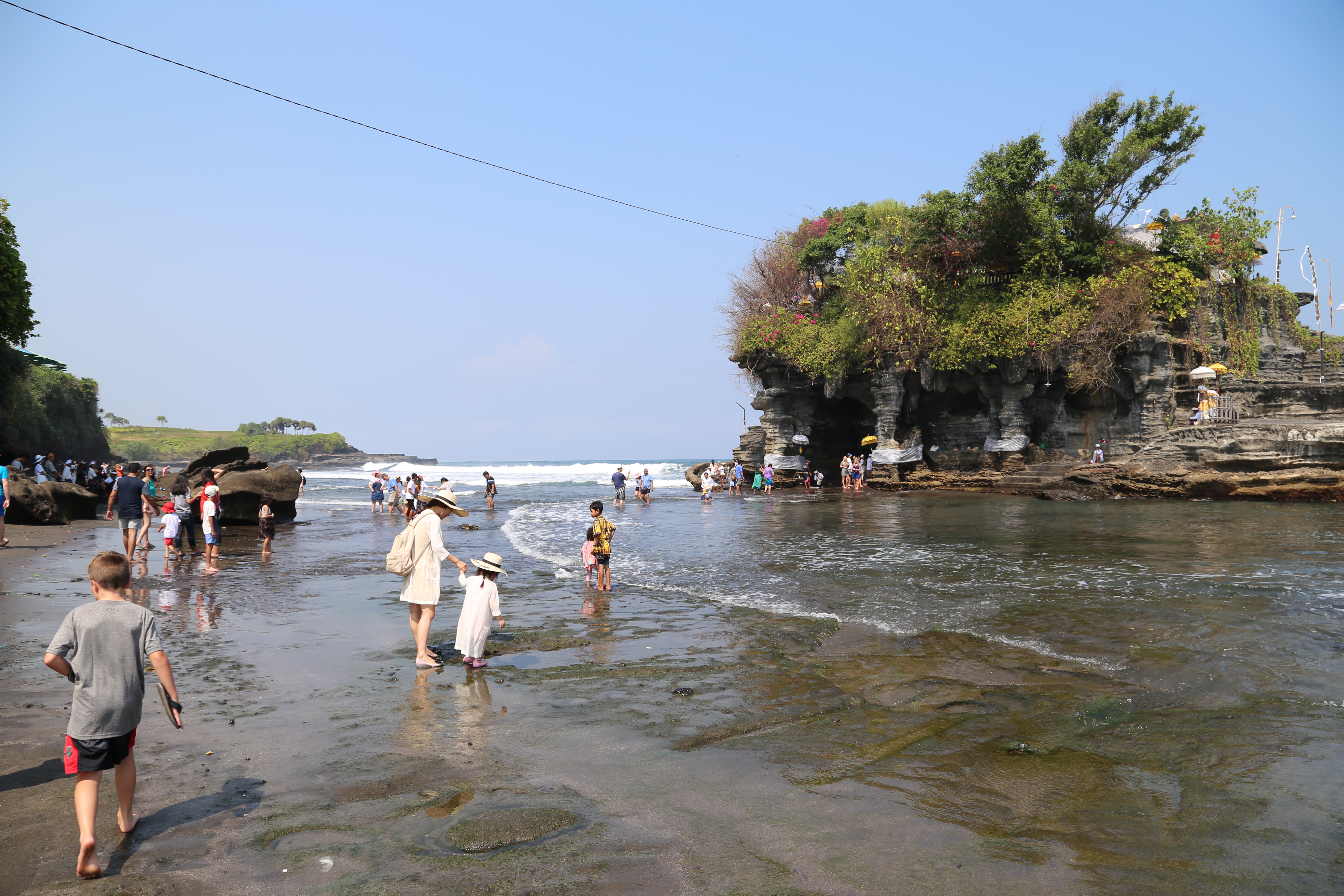 2018 Southeast Asia Trip Day 8 - Kuta, Bali, Indonesia (Playing with Gede, Pura Taman Ayun Temple, Tanah Lot Temple, Eating Babi Guling @ Babi Guling Men Lari, Playing on Kuta Segara Beach, Swimming at Kuta Paradiso Hotel)