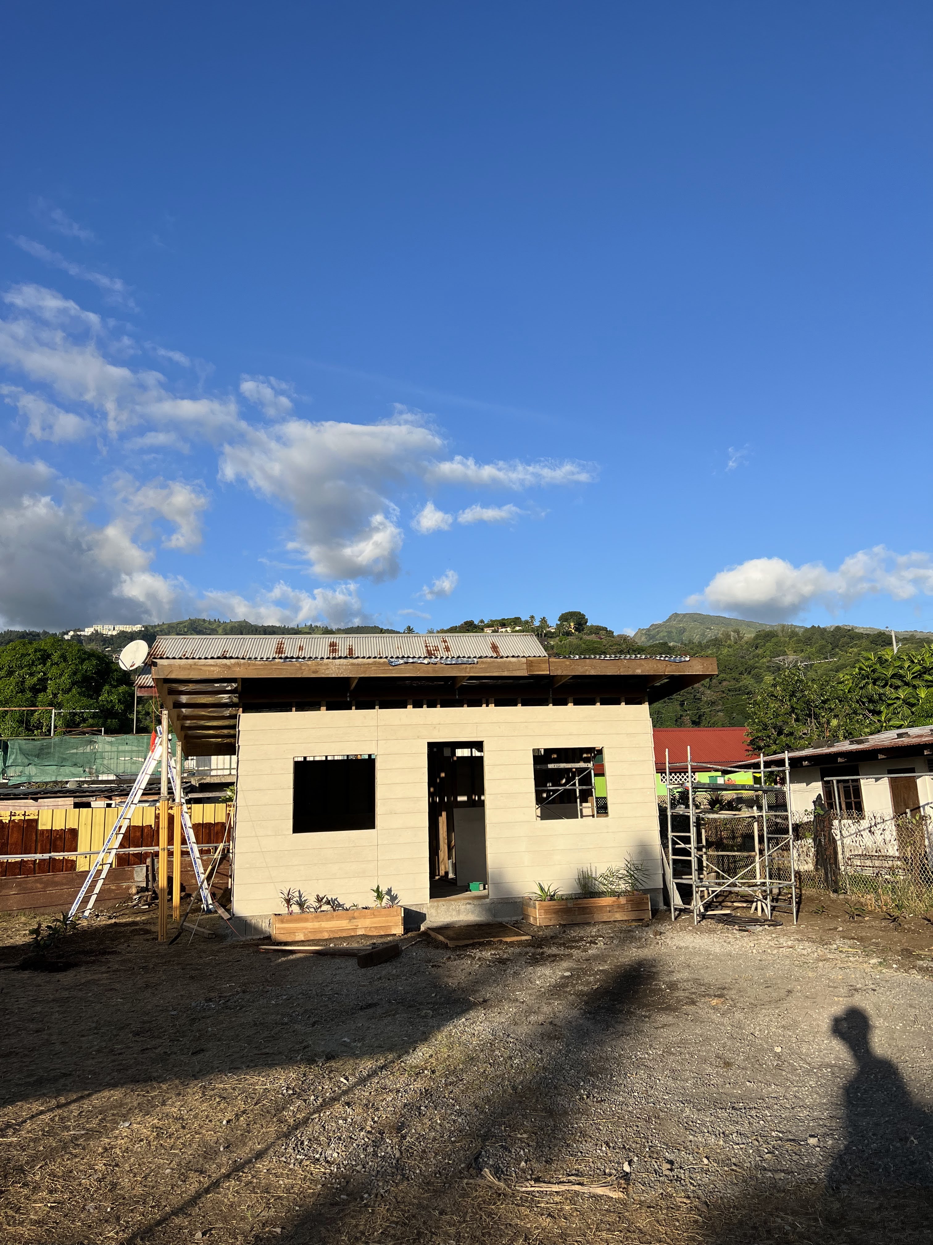 2022 Tahiti Taravao HXP - Day 13 (Work Site Day 6, National TV Station Shows Up to Film, Adding the Roof, Turtle Dies, Testimony Meeting with the Papara Ward & ❤ Bishop Taylor ❤, Shell Necklace Gifts, Tytan Teaching Spikeball (Spiceball!))