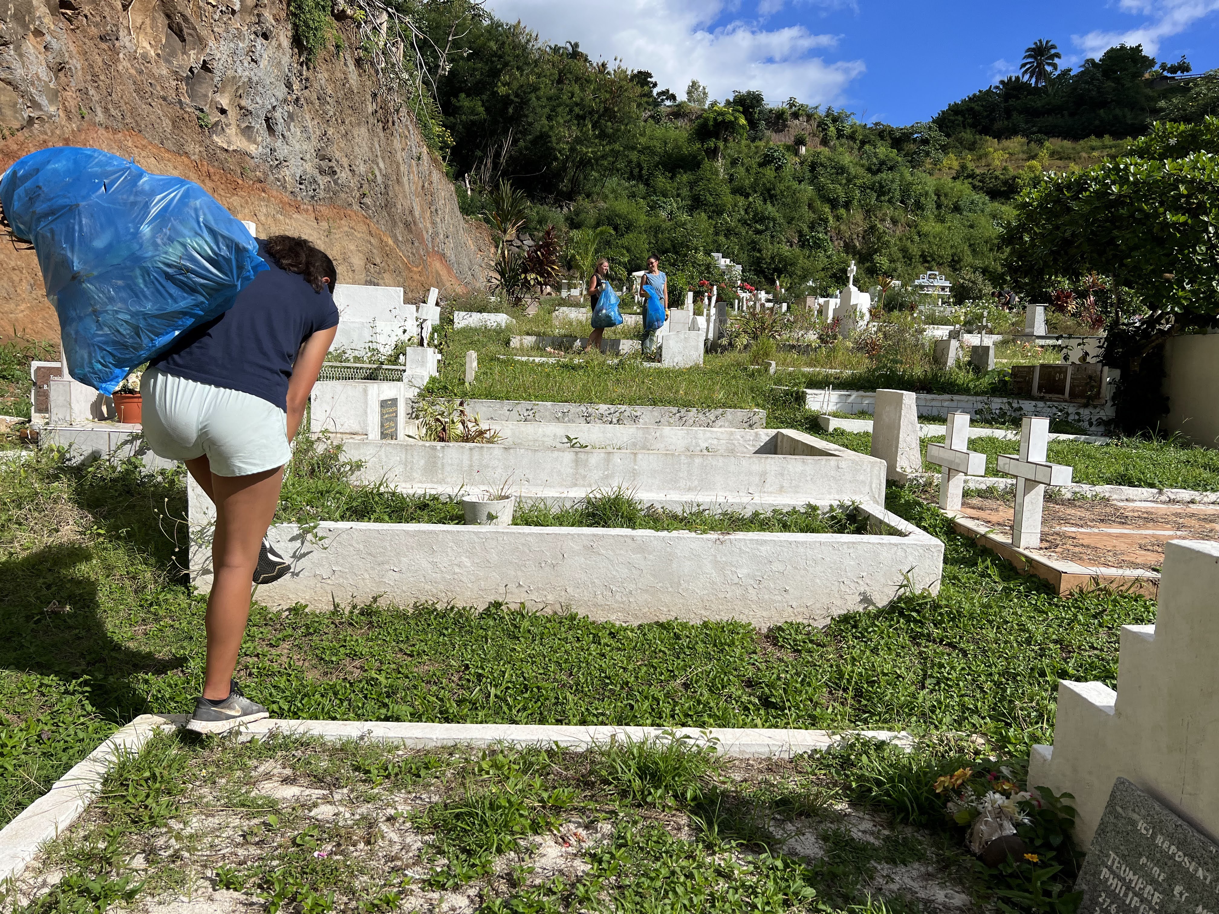 2022 Tahiti Taravao HXP - Day 14 (Cleaning up Papeete Urania Cemetery, Ordering 