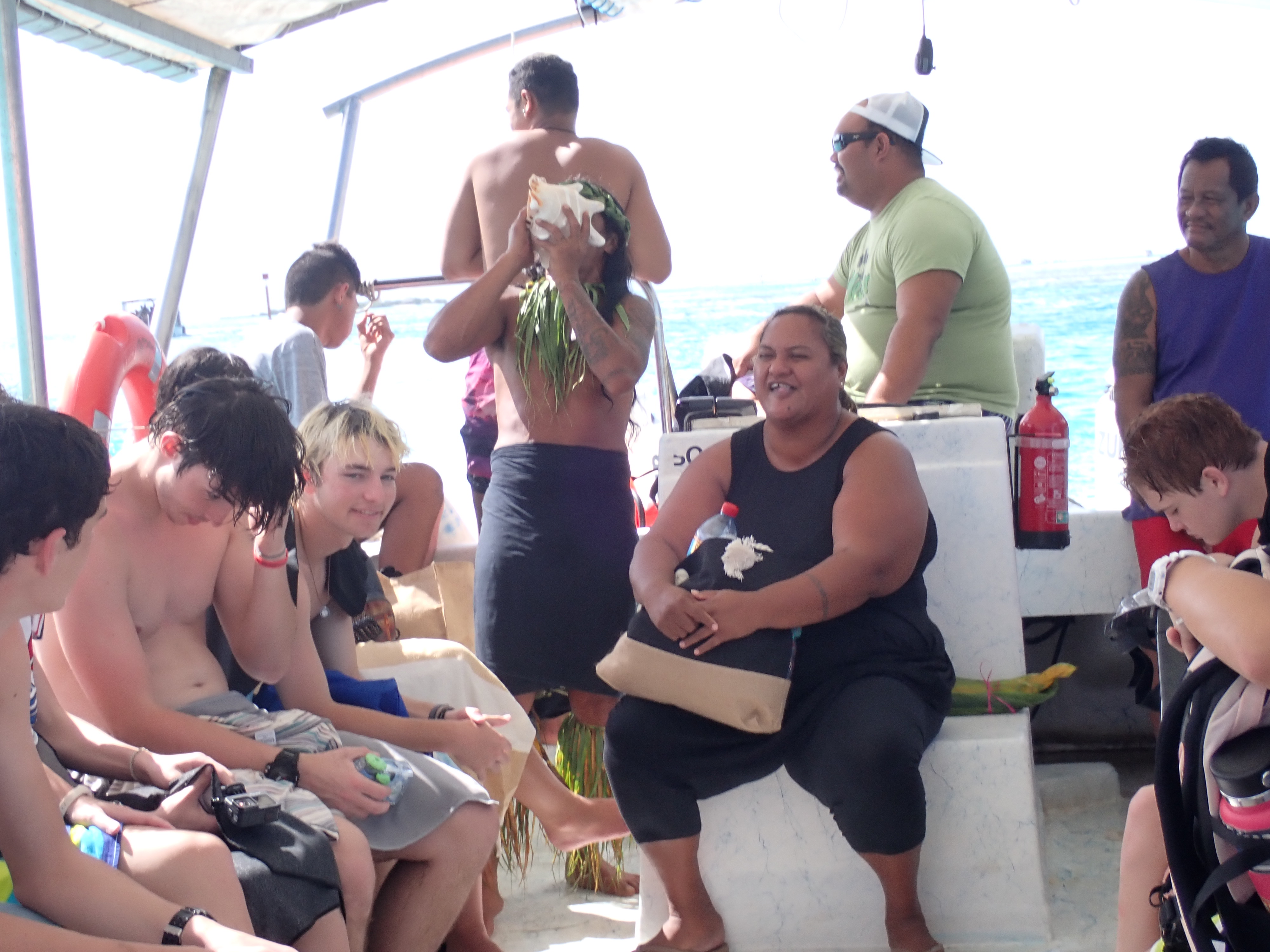 2022 Tahiti Taravao HXP - Day 4 (Kass's Birthday, Swimming with Sharks & Stingrays, Motu Fareone Island, Making Motu Fareone (E'ia Ota), Catching Crabs for 'Alca-Crab', Dance Party on Ferry to Tahiti, Catching Geckos)