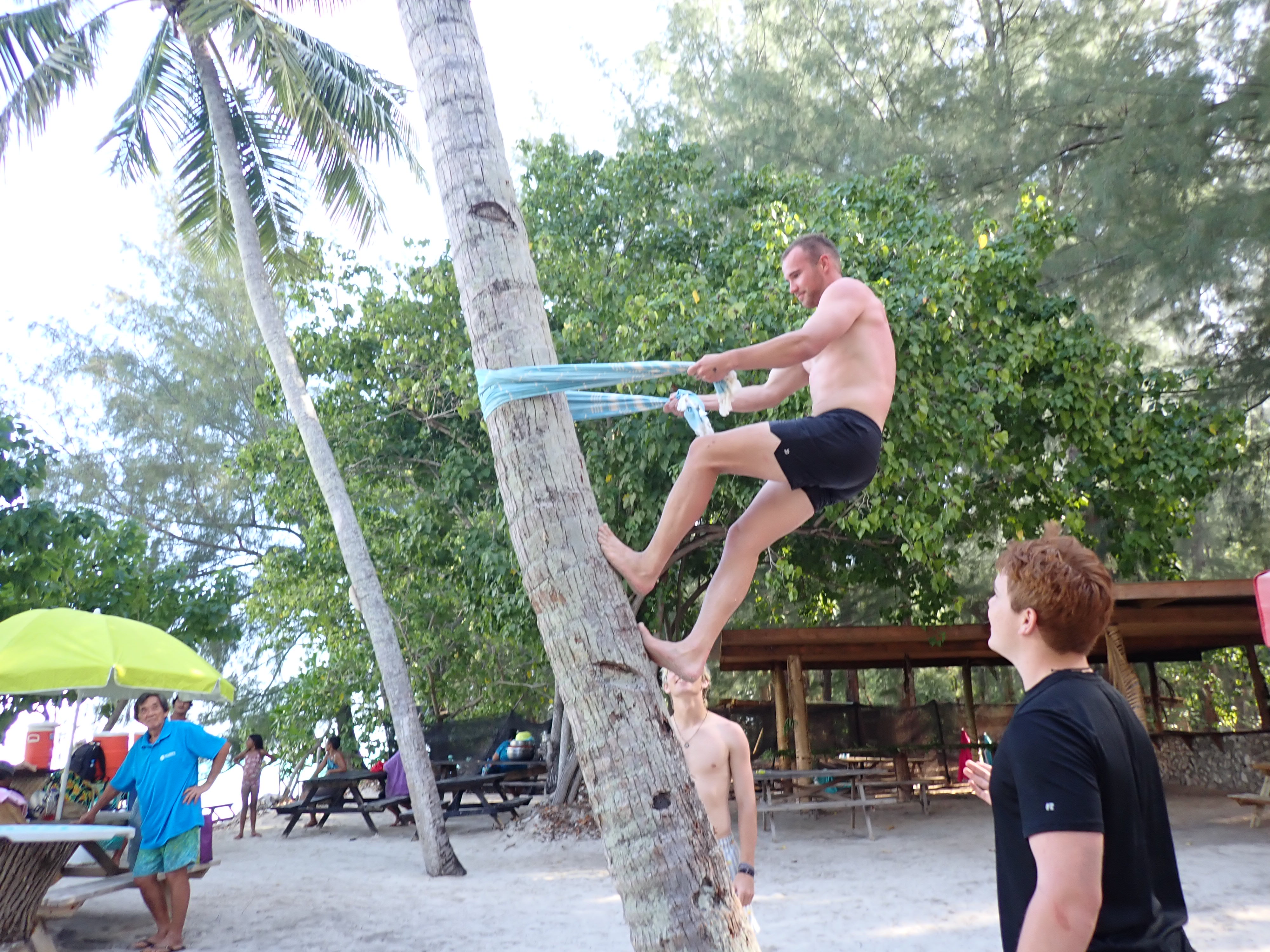 2022 Tahiti Taravao HXP - Day 4 (Kass's Birthday, Swimming with Sharks & Stingrays, Motu Fareone Island, Making Motu Fareone (E'ia Ota), Catching Crabs for 'Alca-Crab', Dance Party on Ferry to Tahiti, Catching Geckos)