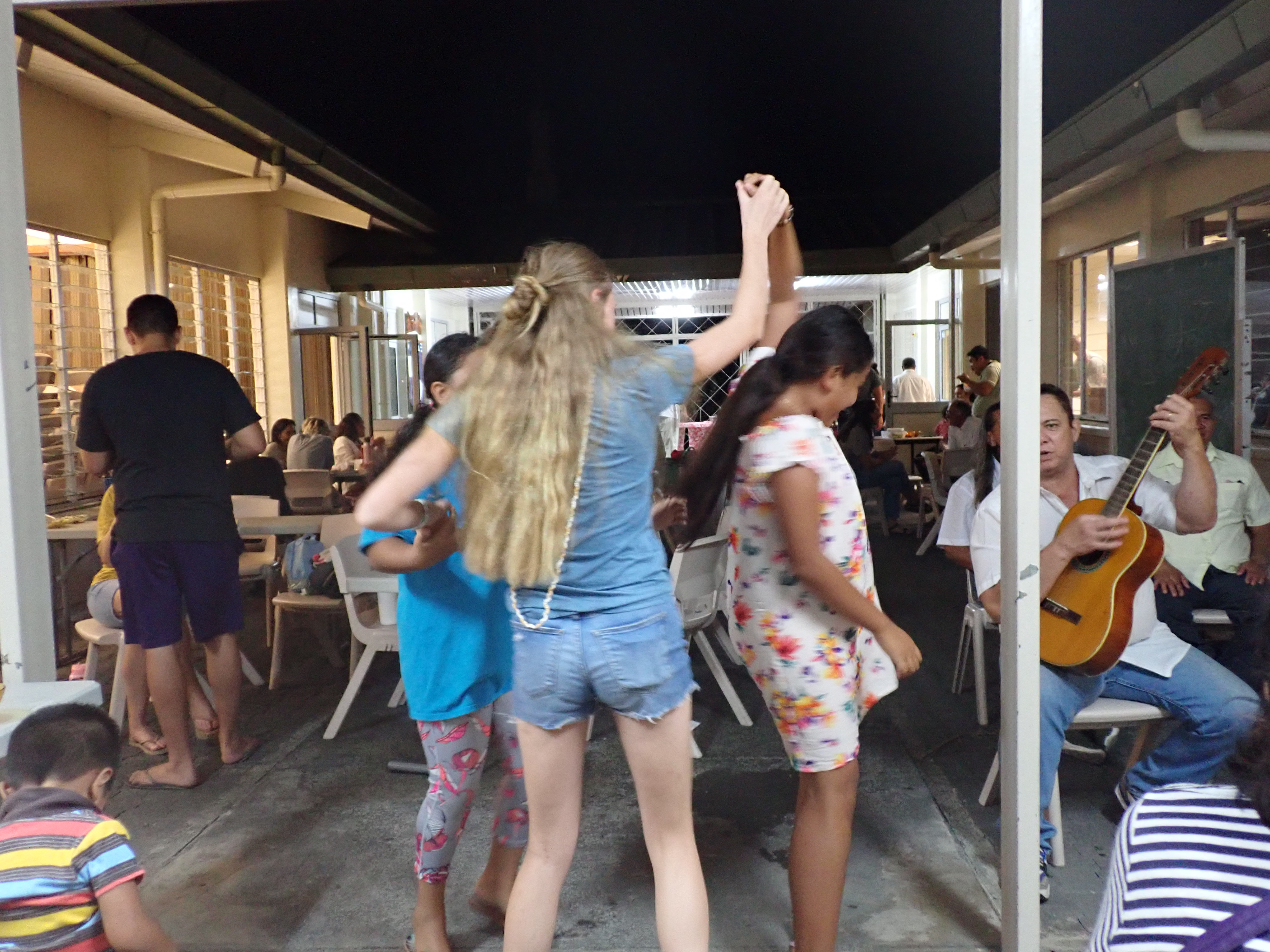 2022 Tahiti Taravao HXP - Day 13 (Work Site Day 6, National TV Station Shows Up to Film, Adding the Roof, Turtle Dies, Testimony Meeting with the Papara Ward & ❤ Bishop Taylor ❤, Shell Necklace Gifts, Tytan Teaching Spikeball (Spiceball!))